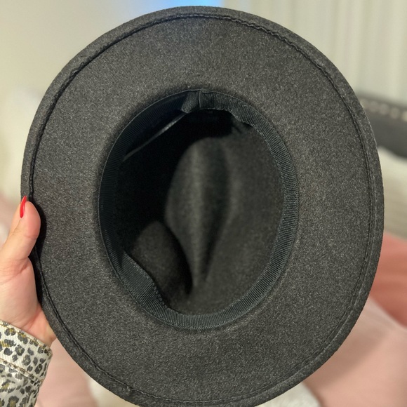 Fedora - Picture 6 of 9